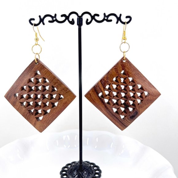 NWT – Charming Charlie – Wooden Square Lattice Gold Tone Fishhook 3.5” Earrings - Picture 3 of 8